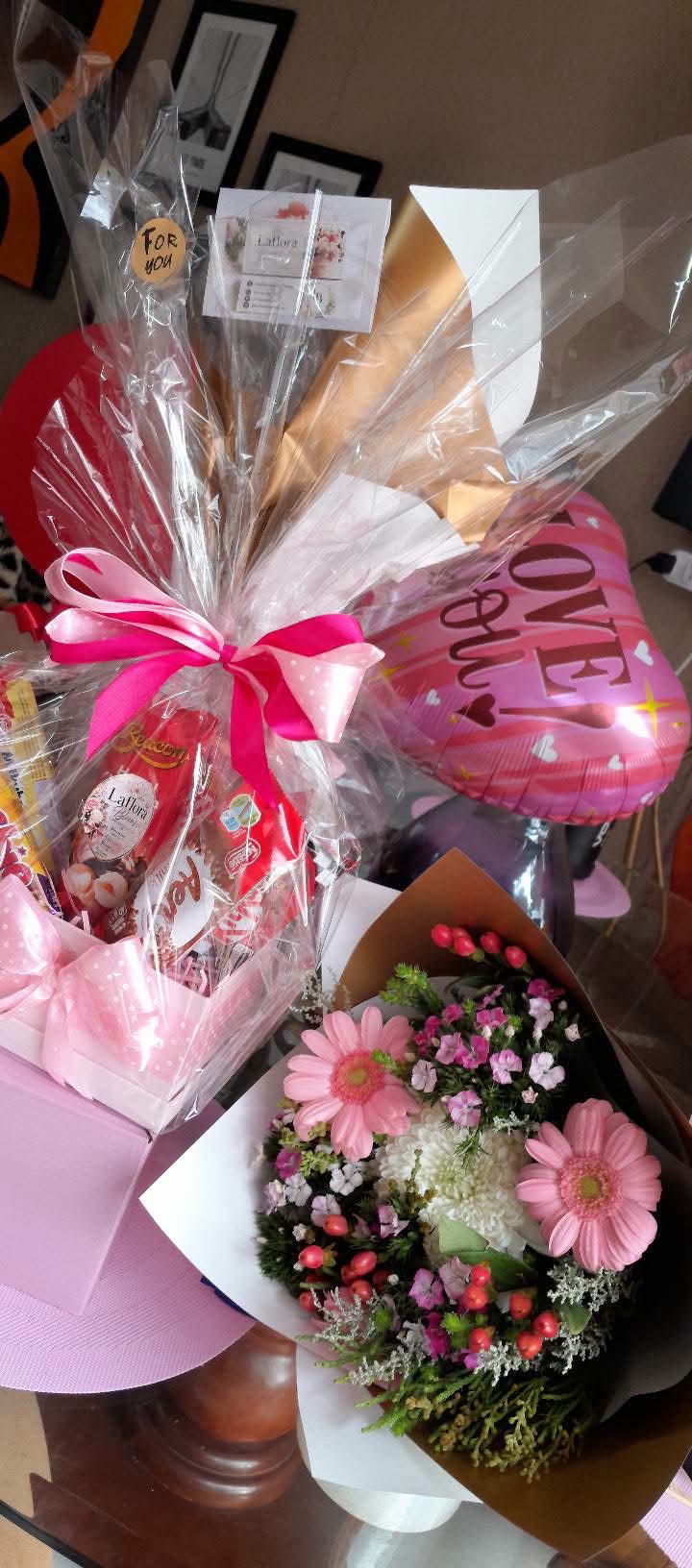 Gift Boxes & Bundles by LaFlora Blooms